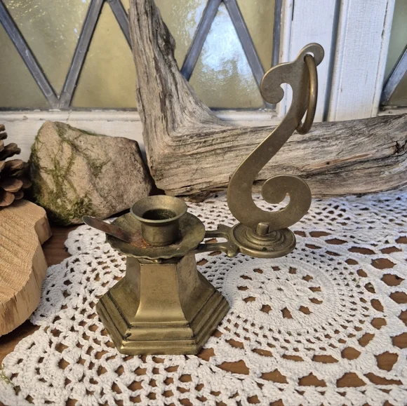 Vintage Brass Candle Holder with S Handle - Picture 4 of 12